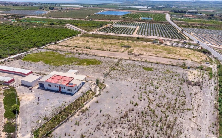 Herverkoop - Finca -
Los Montesinos