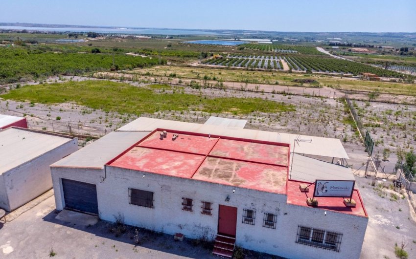 Herverkoop - Finca -
Los Montesinos