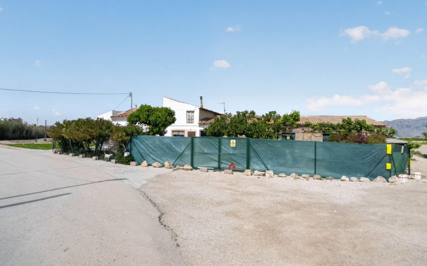 Herverkoop - Finca -
Orihuela - Desamparados-hurchillo-torremendo