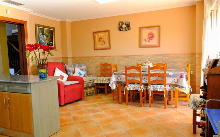 Herverkoop - Finca -
Orihuela - Inland