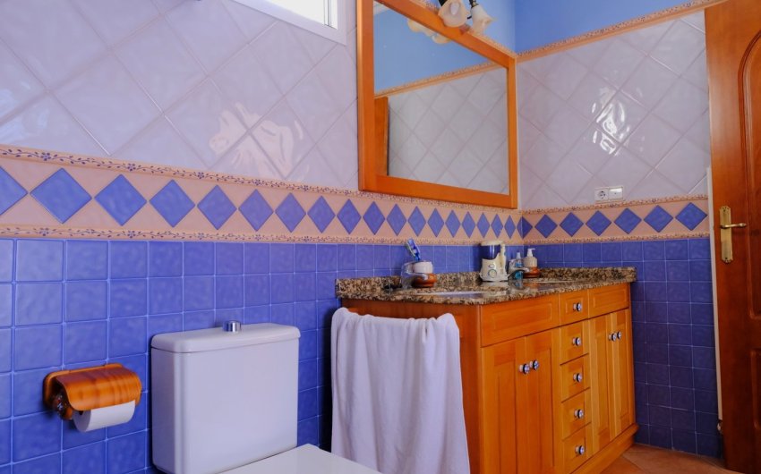 Herverkoop - Finca -
Orihuela - Inland
