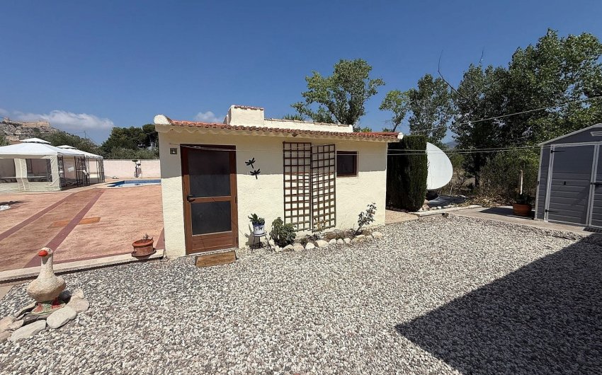 Herverkoop - Finca/Rustic Property -
Castalla