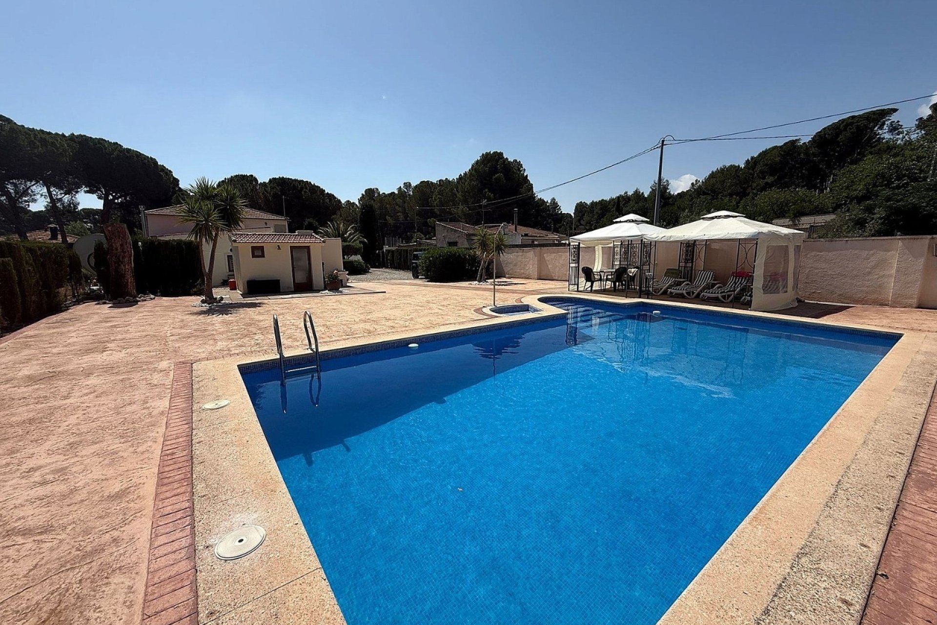 Herverkoop - Finca/Rustic Property -
Castalla