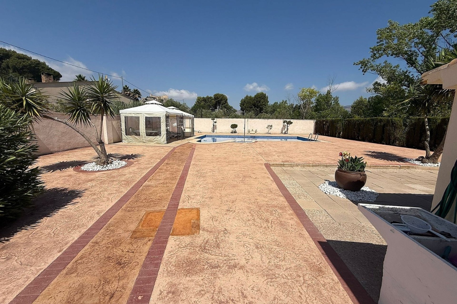 Herverkoop - Finca/Rustic Property -
Castalla