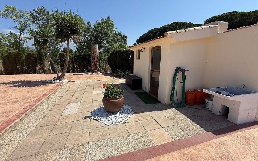 Herverkoop - Finca/Rustic Property -
Castalla