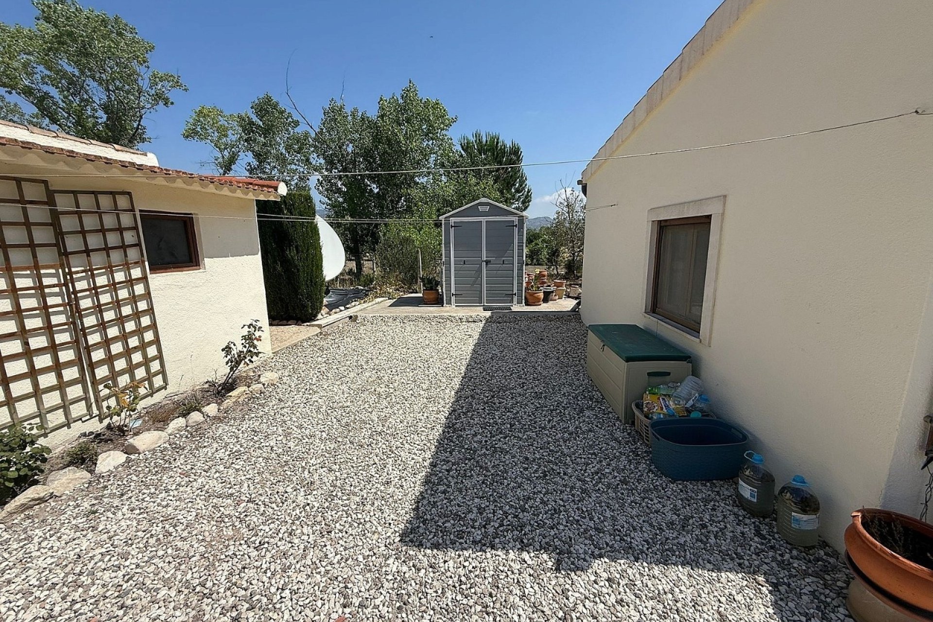 Herverkoop - Finca/Rustic Property -
Castalla