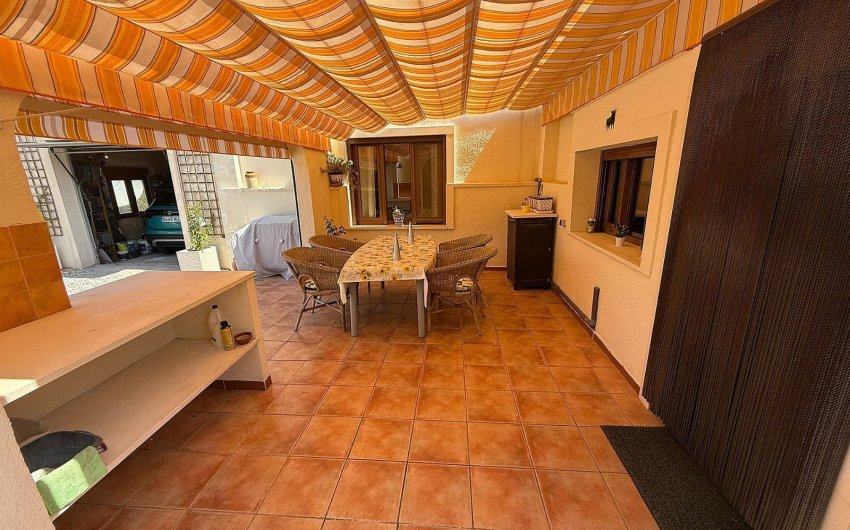 Herverkoop - Finca/Rustic Property -
Castalla