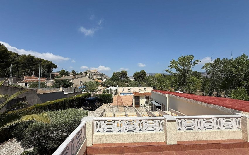 Herverkoop - Finca/Rustic Property -
Castalla