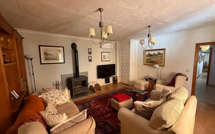 Herverkoop - Finca/Rustic Property -
Castalla