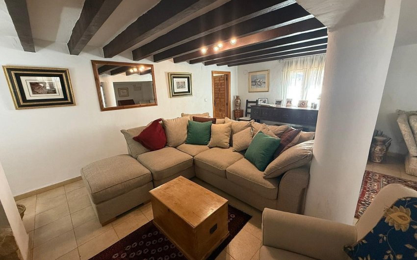 Herverkoop - Finca/Rustic Property -
Castalla