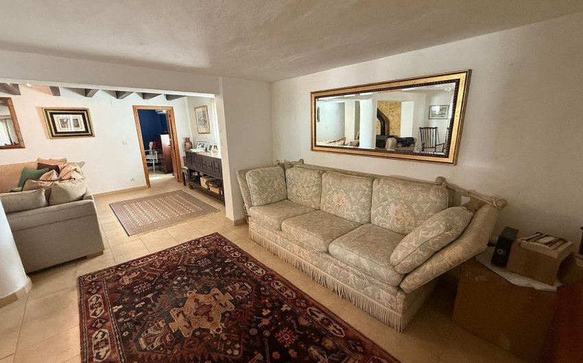 Herverkoop - Finca/Rustic Property -
Castalla