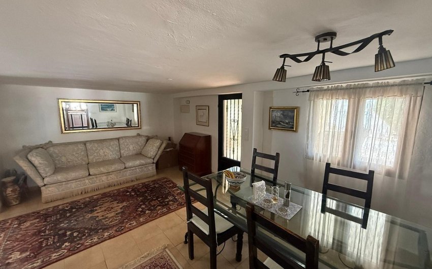 Herverkoop - Finca/Rustic Property -
Castalla