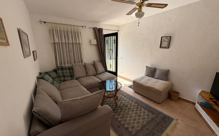 Herverkoop - Finca/Rustic Property -
Castalla