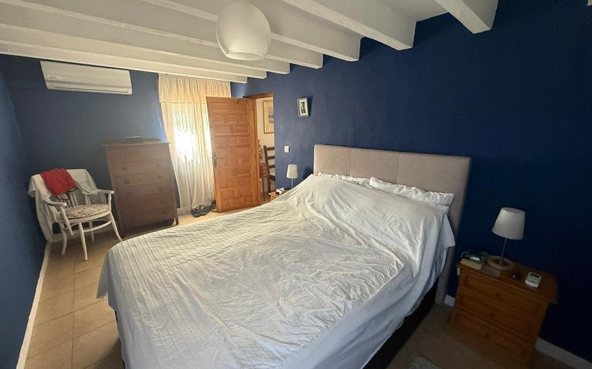 Herverkoop - Finca/Rustic Property -
Castalla