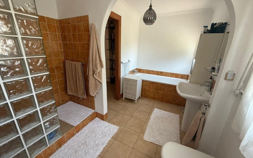 Herverkoop - Finca/Rustic Property -
Castalla