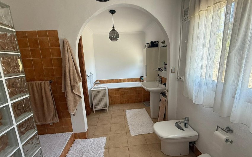 Herverkoop - Finca/Rustic Property -
Castalla