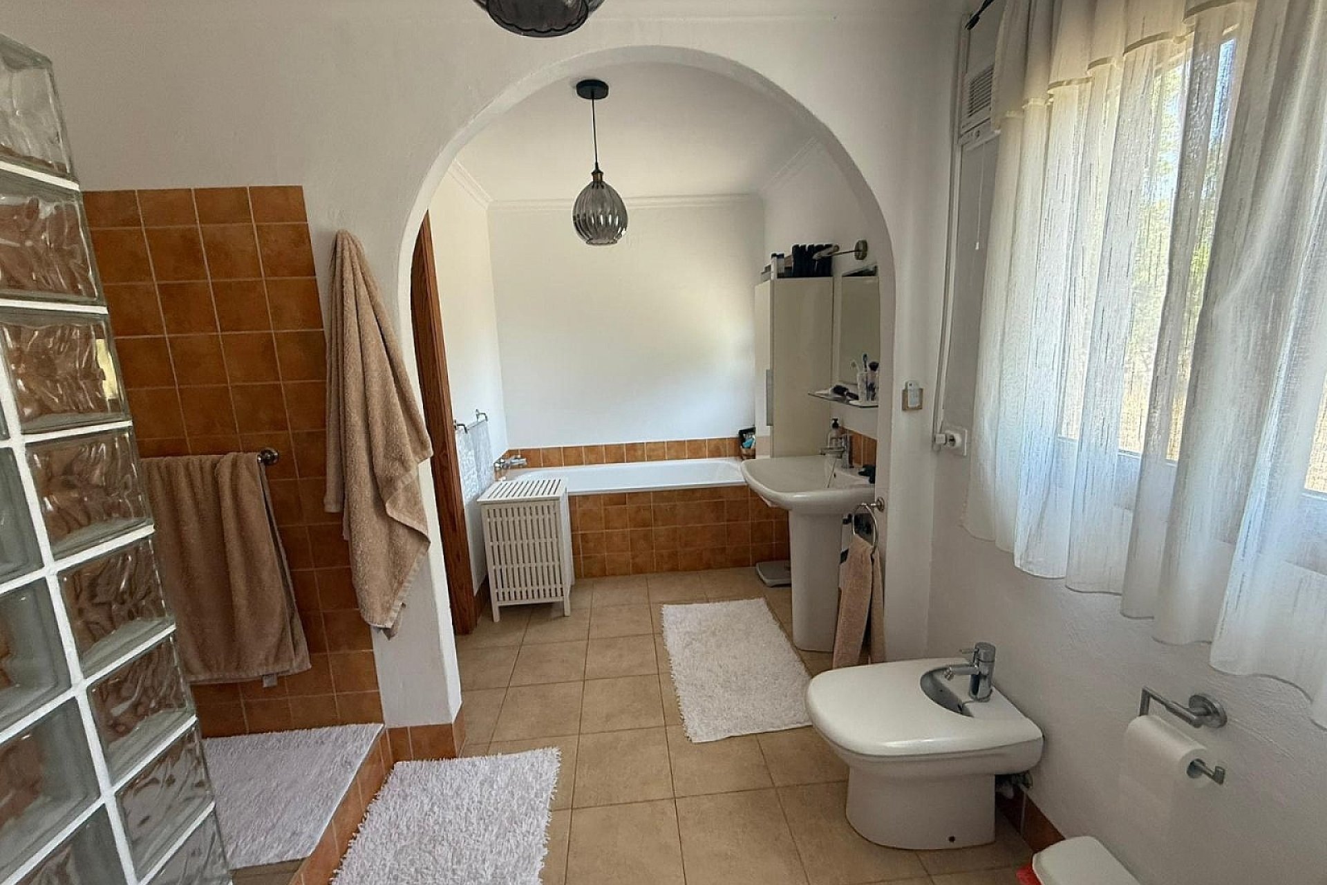 Herverkoop - Finca/Rustic Property -
Castalla