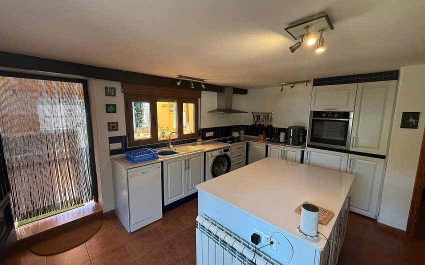 Herverkoop - Finca/Rustic Property -
Castalla