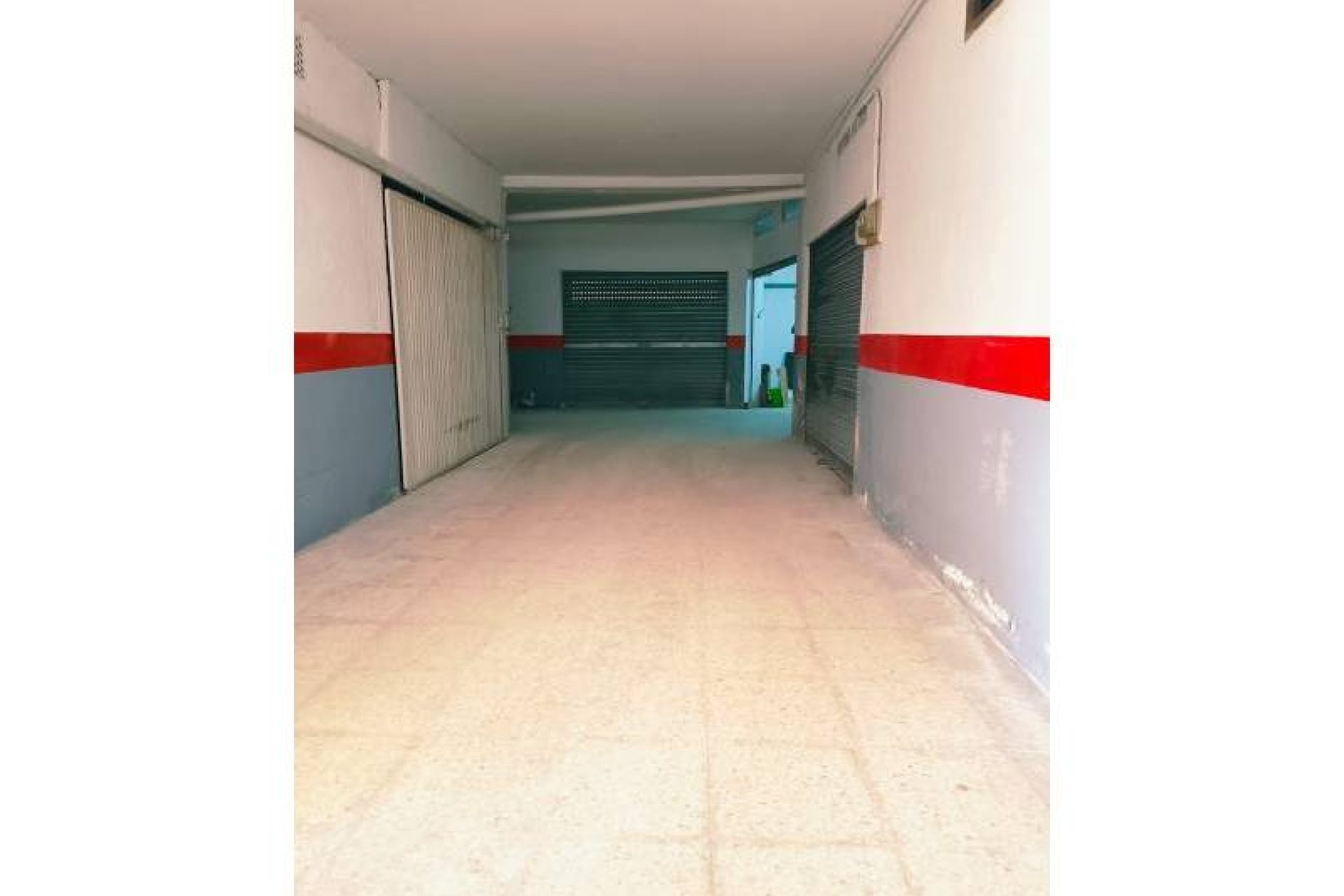 Herverkoop - Garage -
Villajoyosa - town