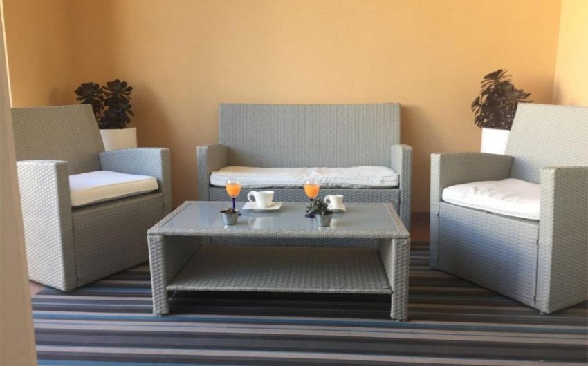 Herverkoop - Herenhuis -
Alfas del Pí - Colonia Escandinavia-Cautivador