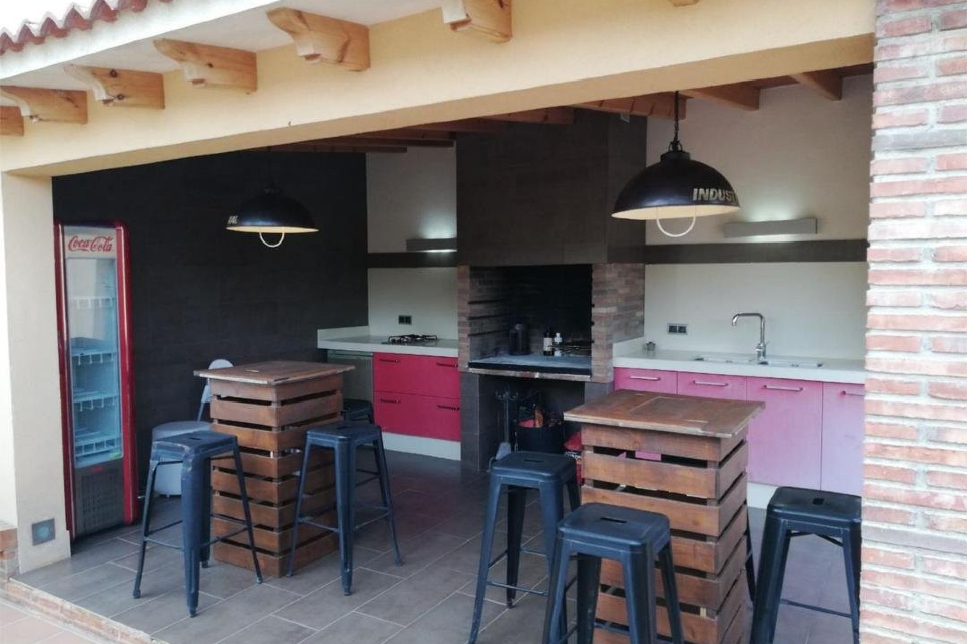 Herverkoop - Herenhuis -
Alfas del Pí - Colonia Escandinavia-Cautivador