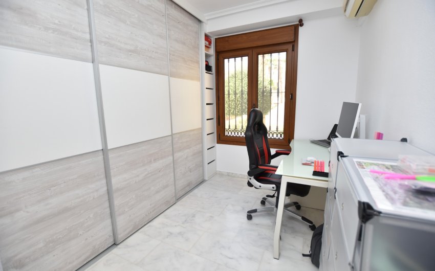 Herverkoop - Herenhuis -
Algorfa - La finca Golf