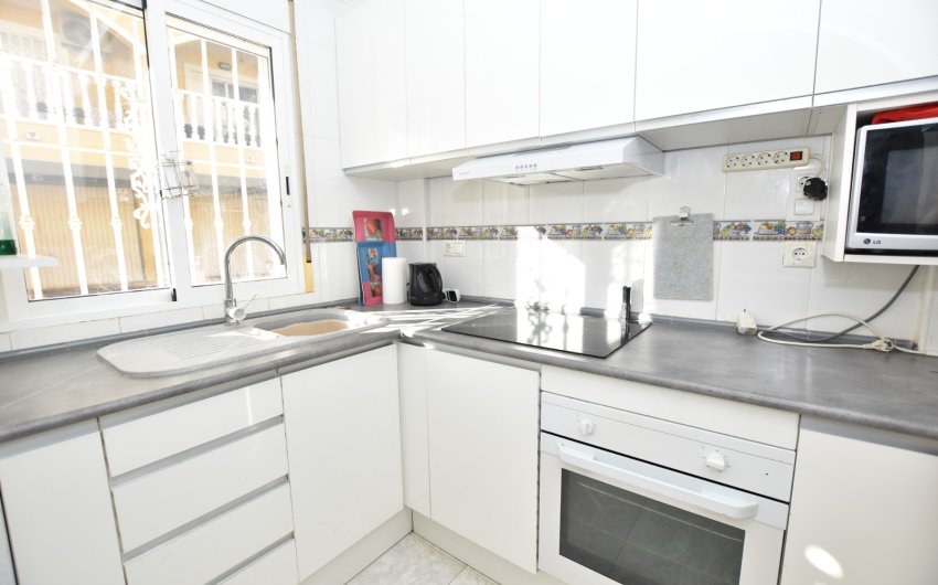 Herverkoop - Herenhuis -
Algorfa - Montemar