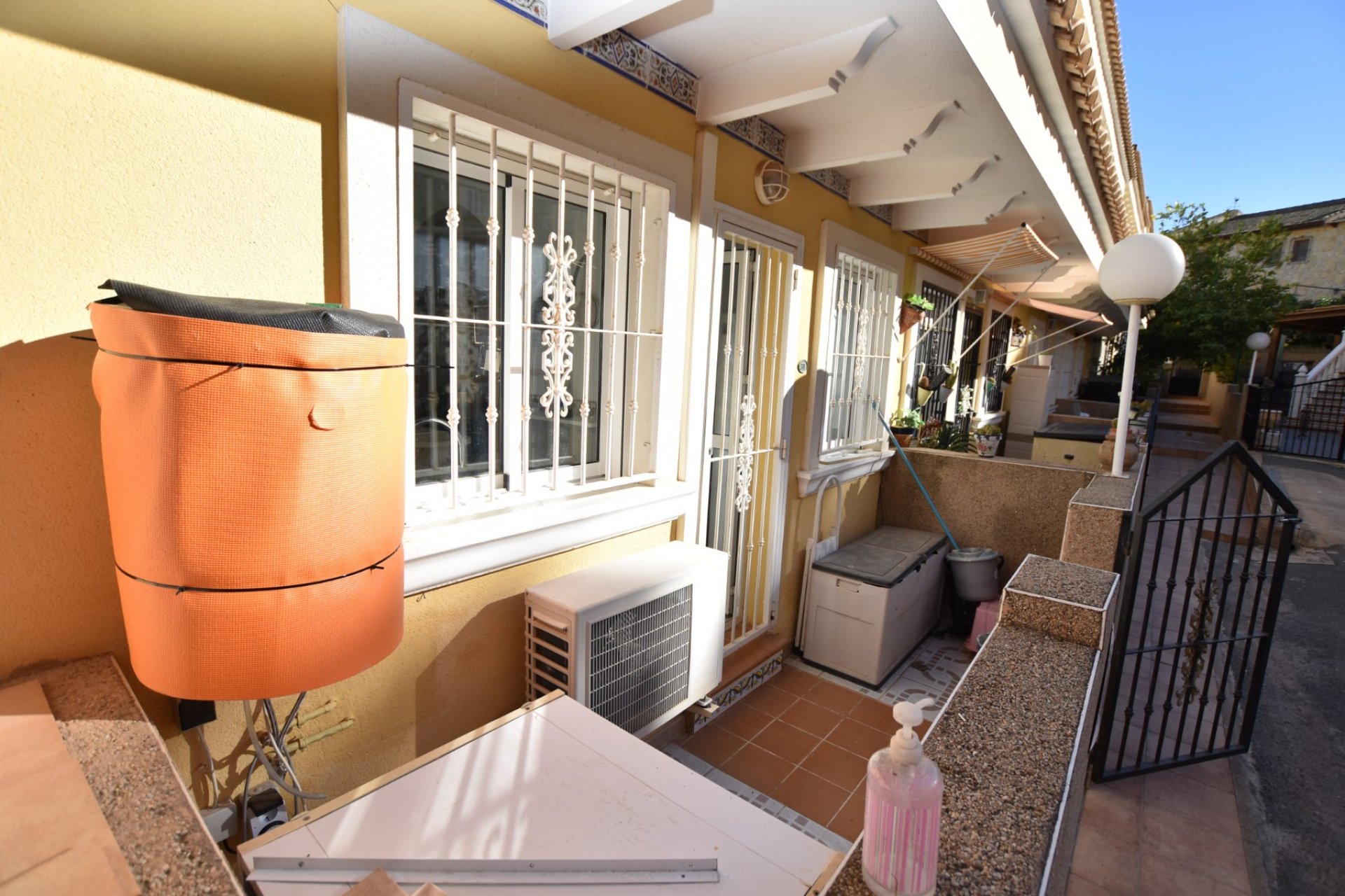 Herverkoop - Herenhuis -
Algorfa - Montemar