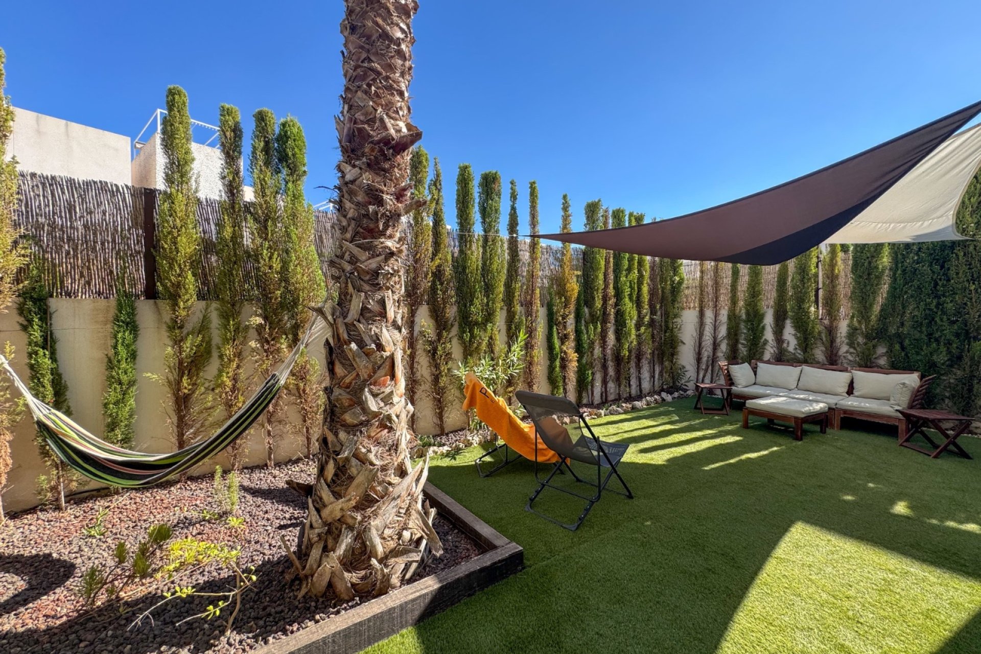 Herverkoop - Herenhuis -
Algorfa