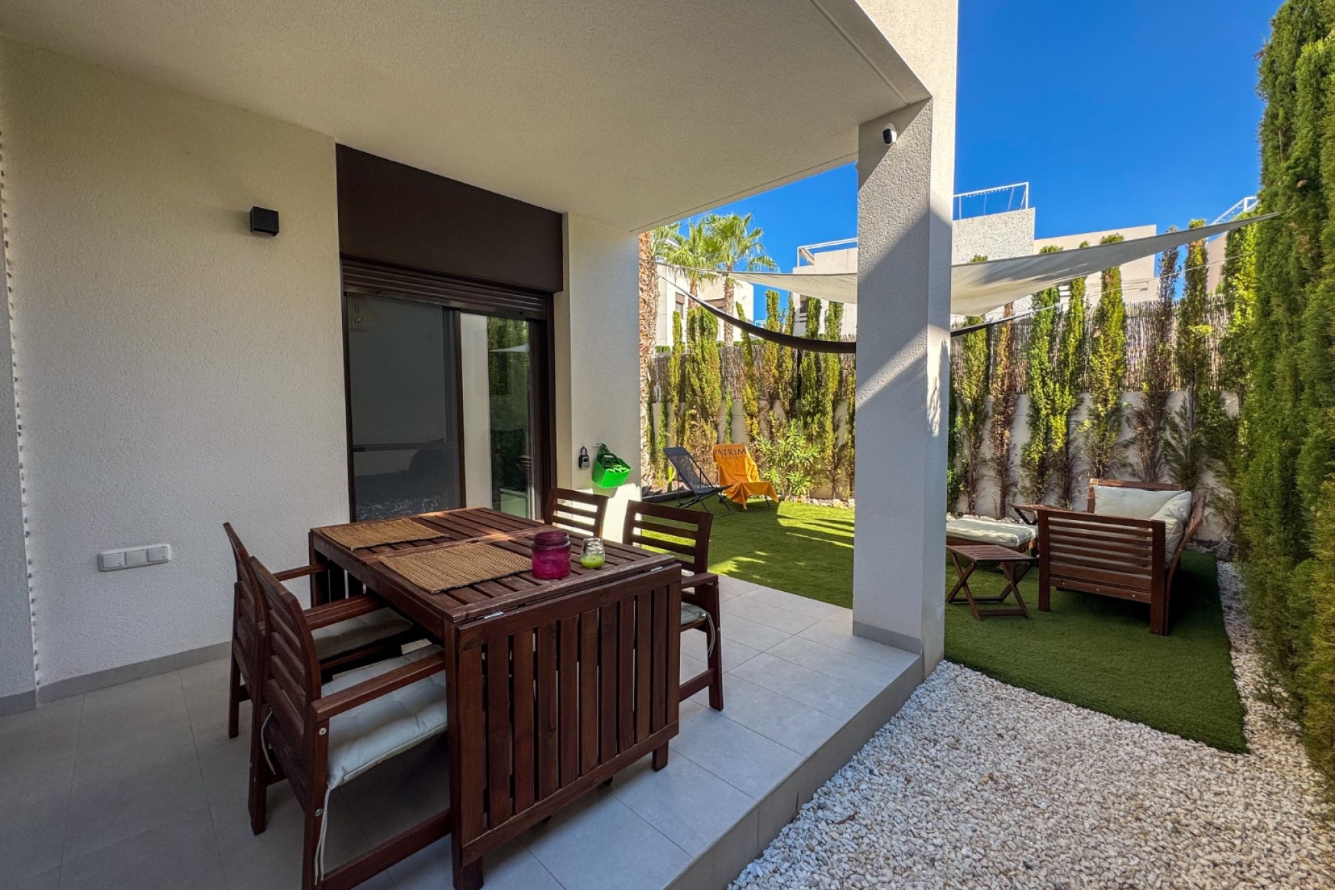 Herverkoop - Herenhuis -
Algorfa