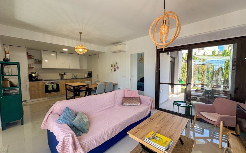 Herverkoop - Herenhuis -
Algorfa