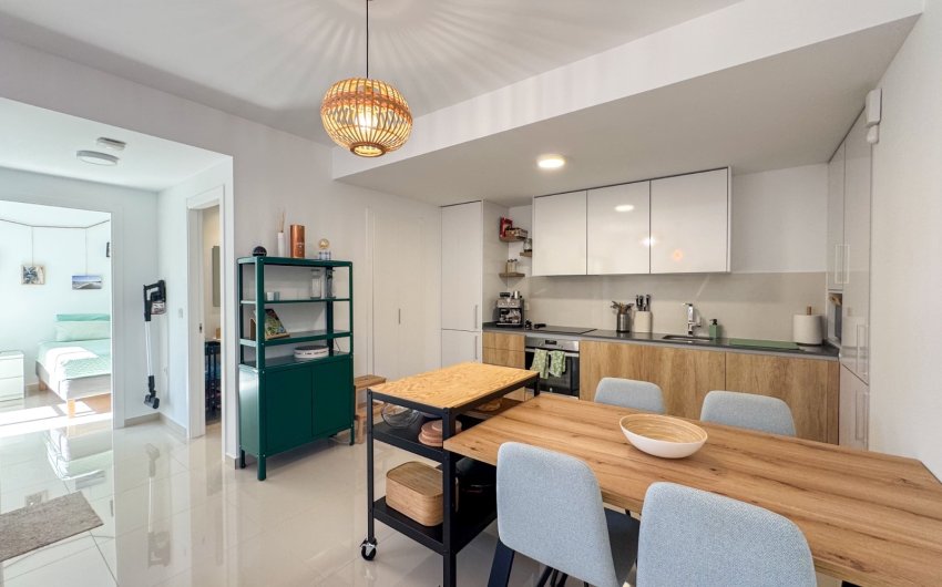 Herverkoop - Herenhuis -
Algorfa