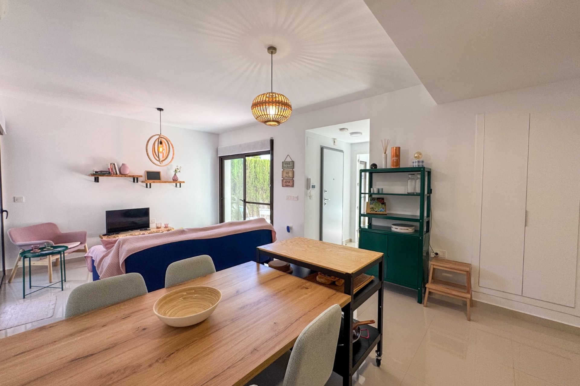 Herverkoop - Herenhuis -
Algorfa