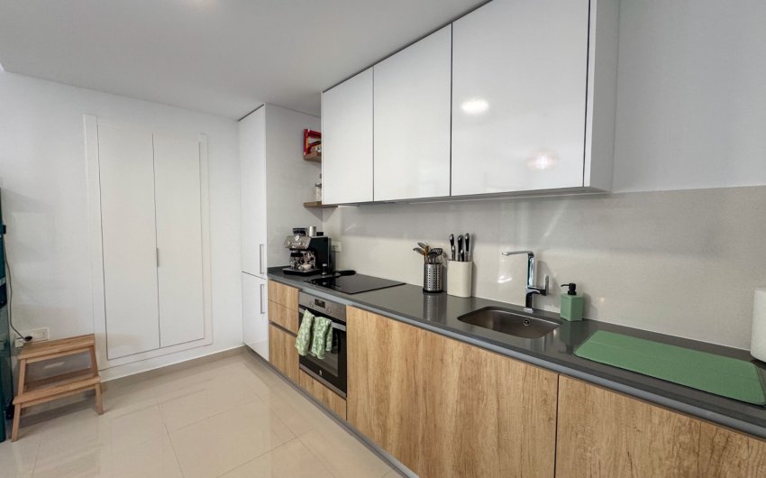 Herverkoop - Herenhuis -
Algorfa