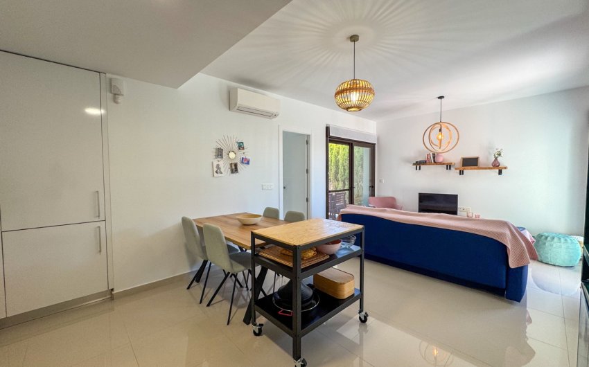 Herverkoop - Herenhuis -
Algorfa