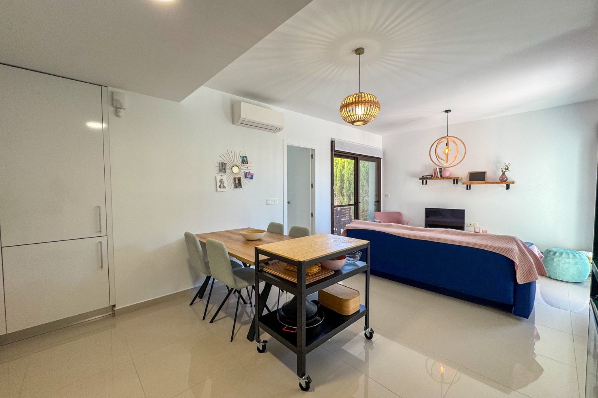 Herverkoop - Herenhuis -
Algorfa