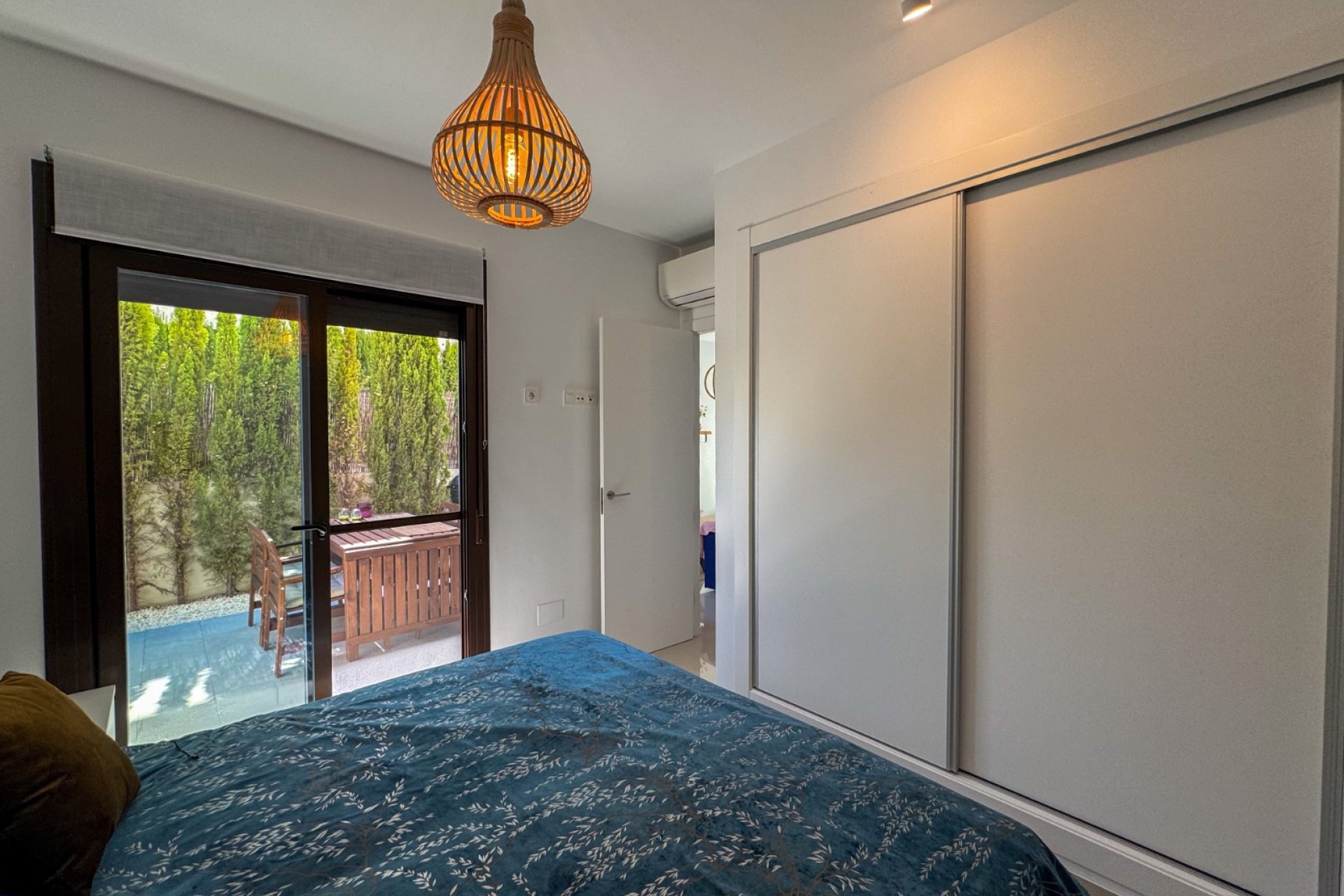 Herverkoop - Herenhuis -
Algorfa