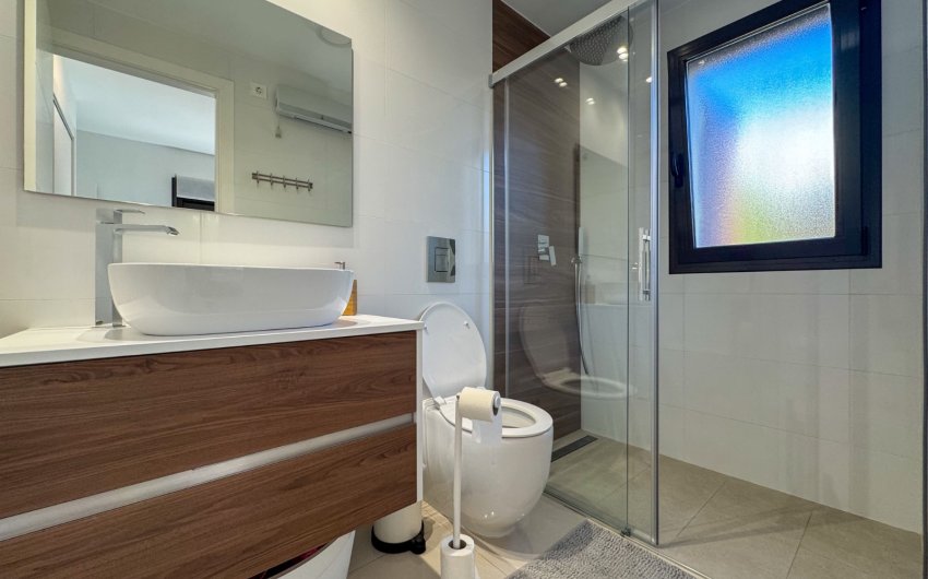 Herverkoop - Herenhuis -
Algorfa