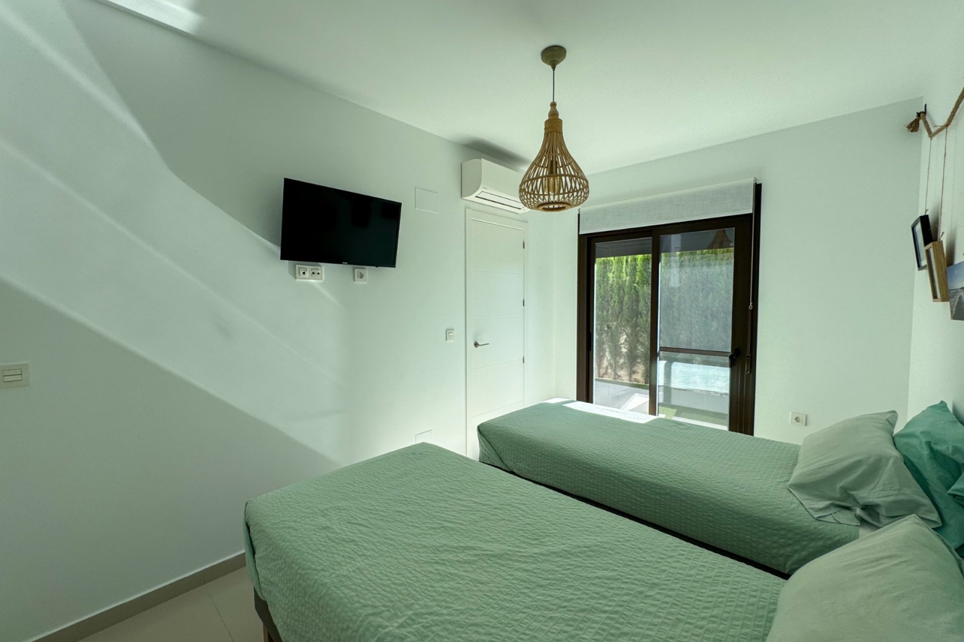 Herverkoop - Herenhuis -
Algorfa