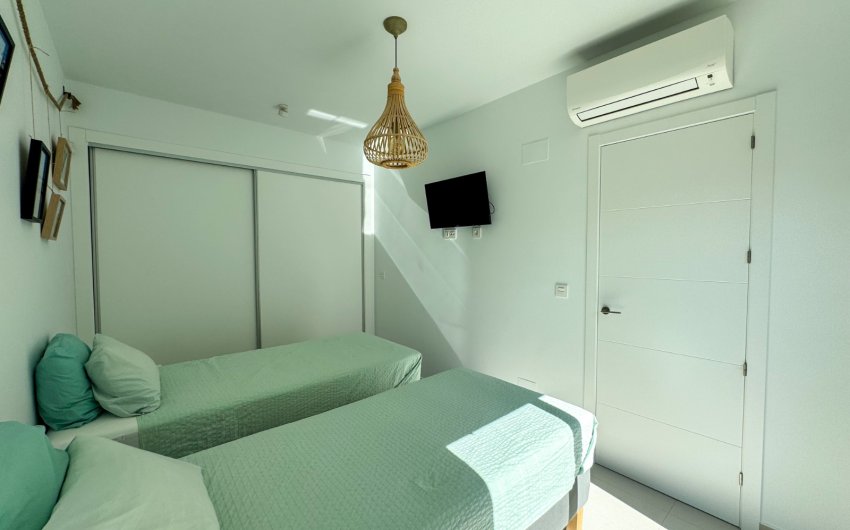 Herverkoop - Herenhuis -
Algorfa