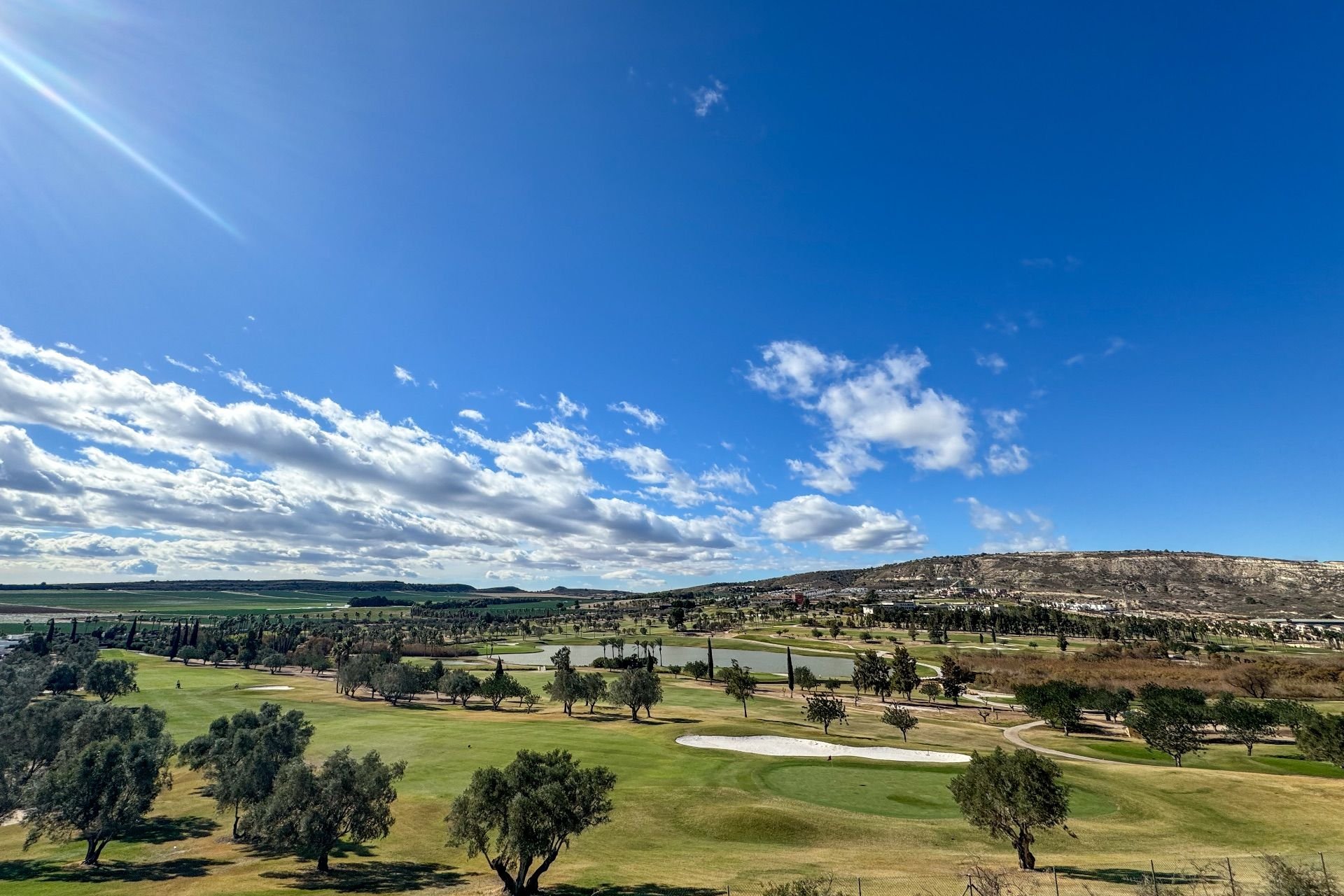 Herverkoop - Herenhuis -
Algorfa