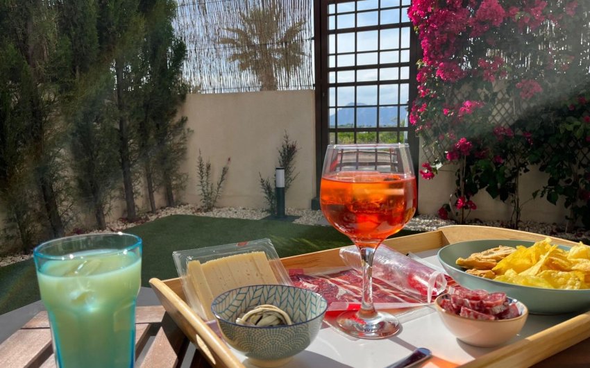 Herverkoop - Herenhuis -
Algorfa