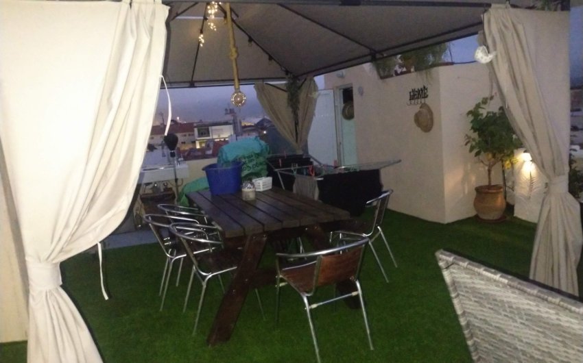 Herverkoop - Herenhuis -
Beniarjó