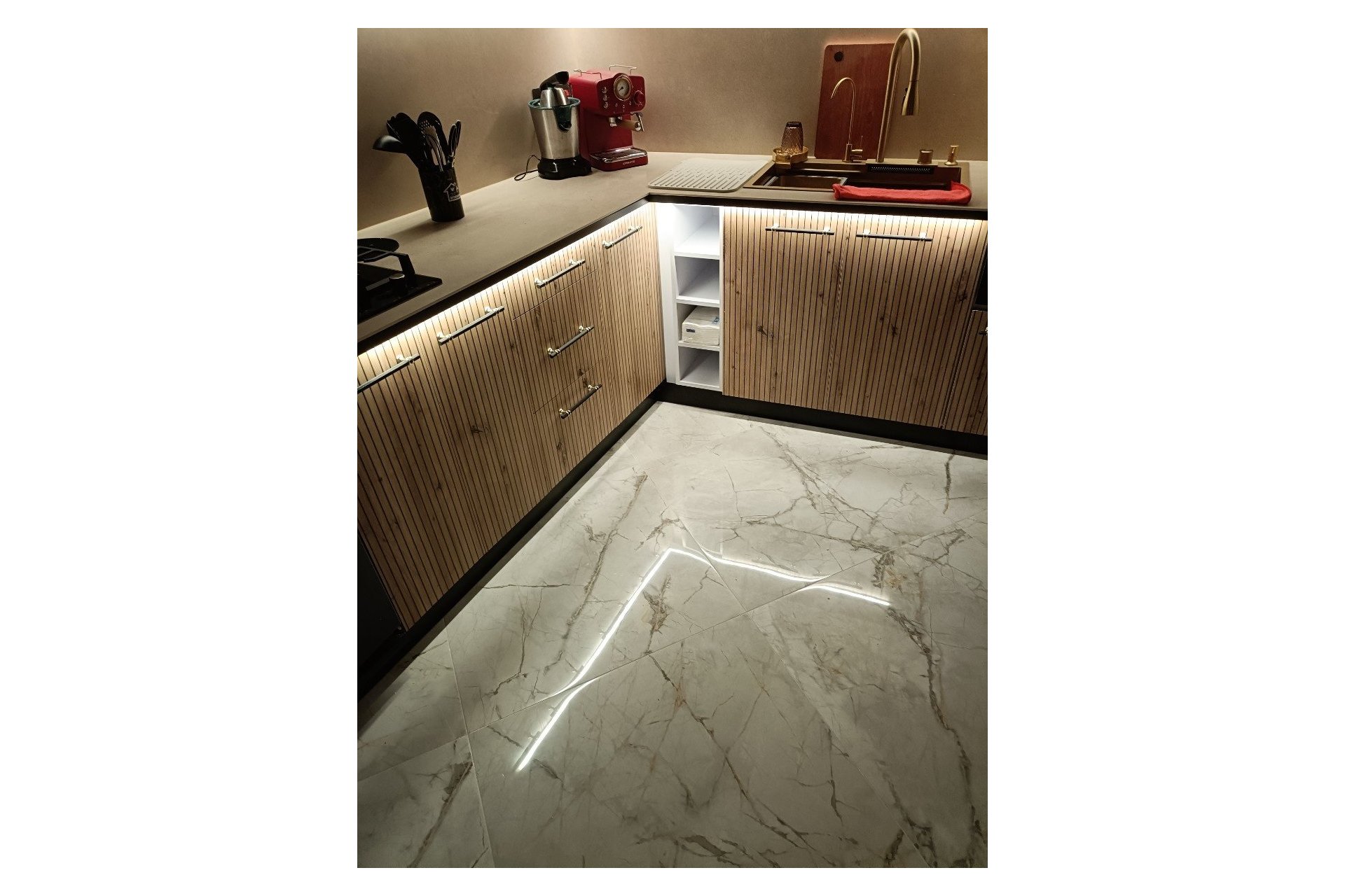 Herverkoop - Herenhuis -
Beniarjó