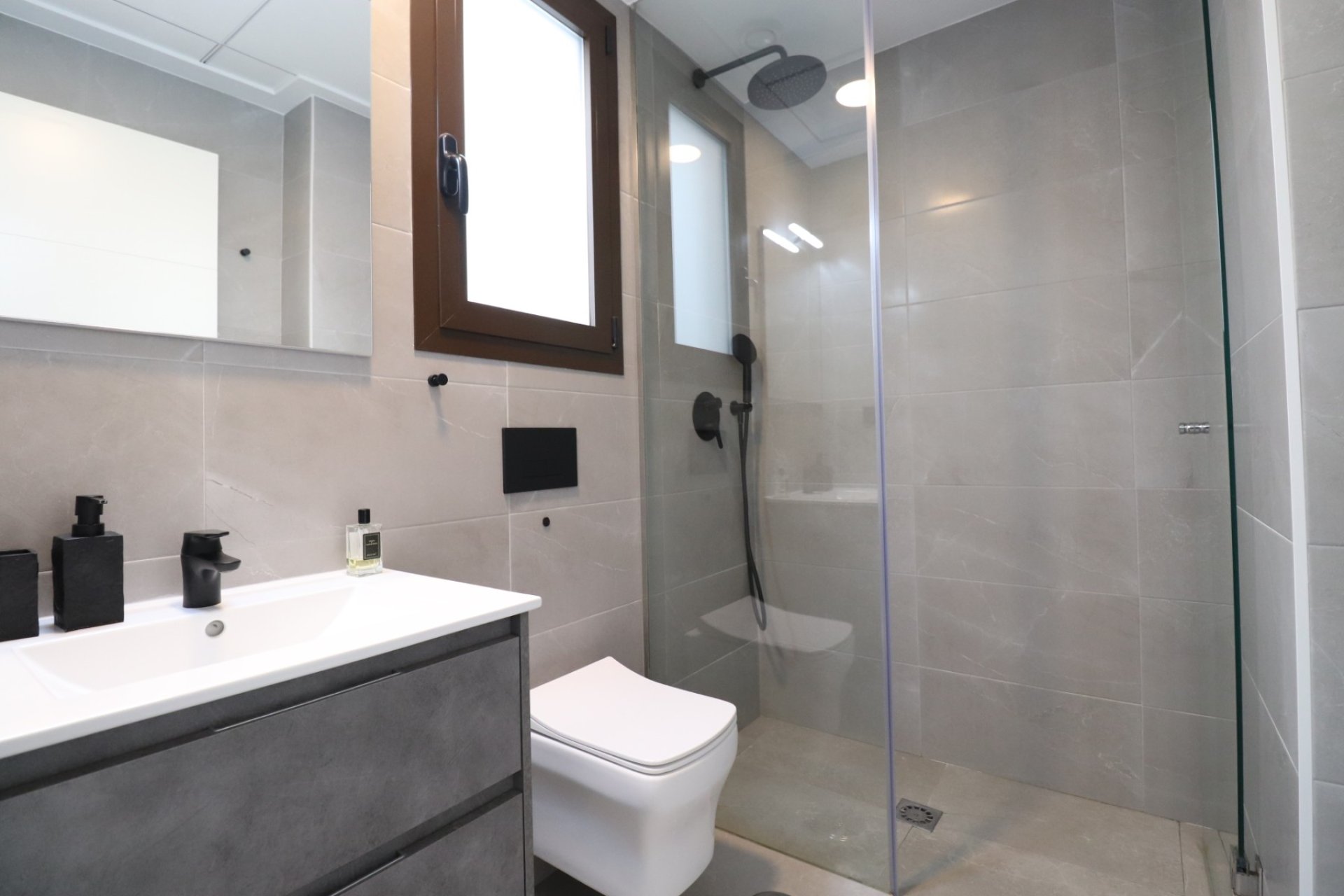 Herverkoop - Herenhuis -
Benijofar - Benijofar - Village