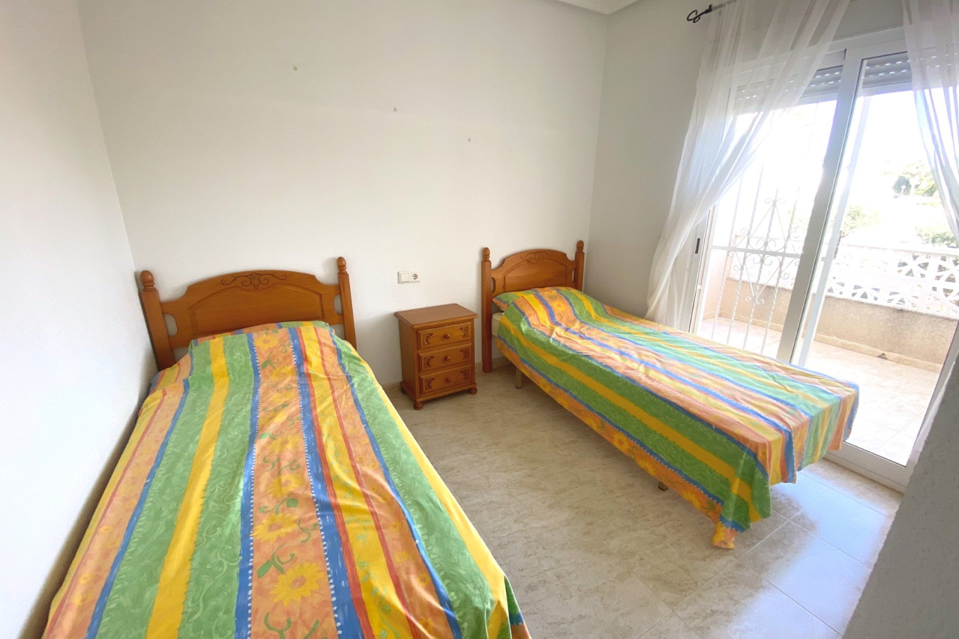 Herverkoop - Herenhuis -
Benijofar - Monte Azul