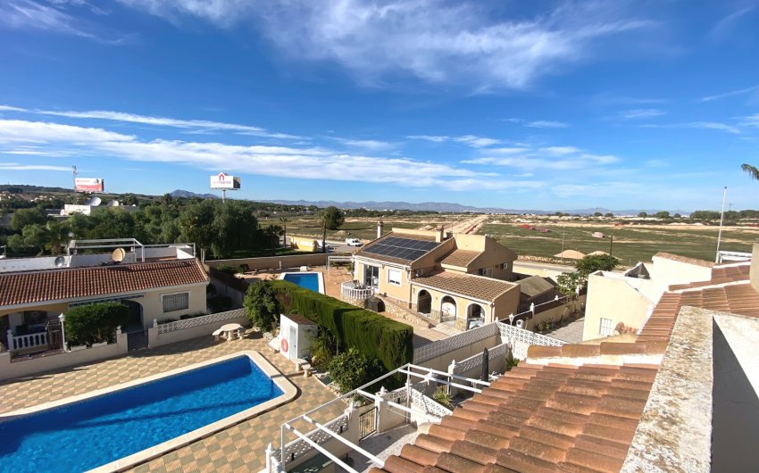 Herverkoop - Herenhuis -
Benijofar - Monte Azul