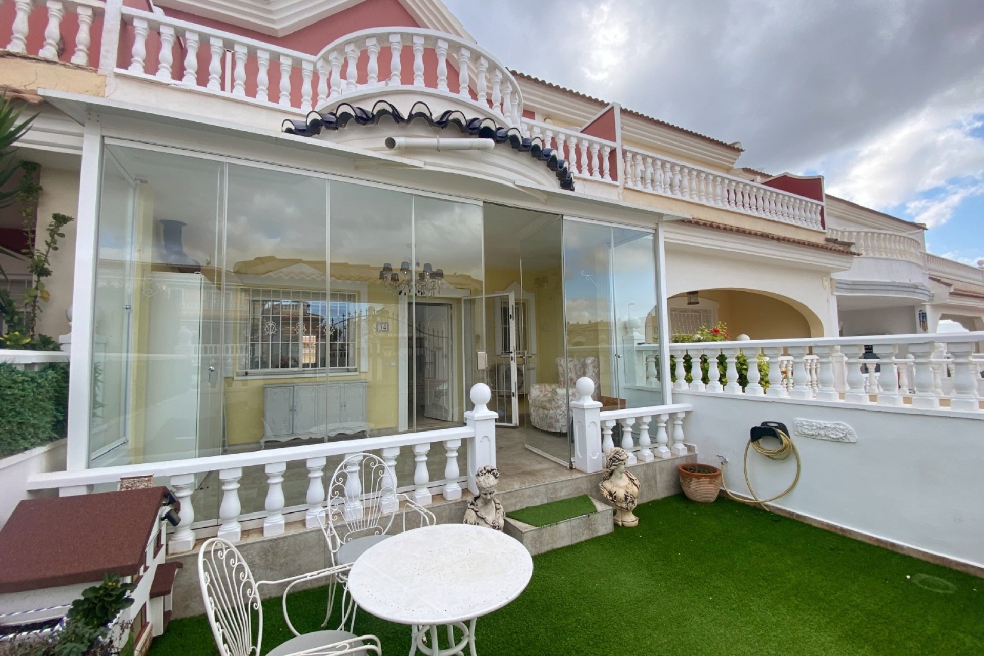 Herverkoop - Herenhuis -
Benijofar - Monte Azul