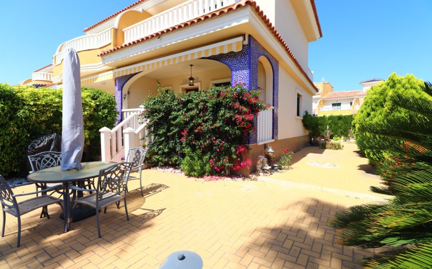 Herverkoop - Herenhuis -
Ciudad Quesada - Doña Pepa