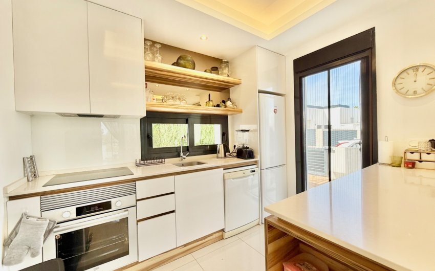 Herverkoop - Herenhuis -
Ciudad Quesada - Lo Marabú